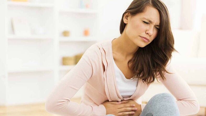 abdominal pain with parasites in the body
