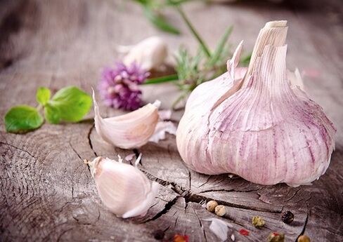 garlic to remove parasites from the body