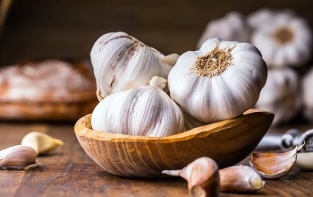 garlic to remove parasites from the body